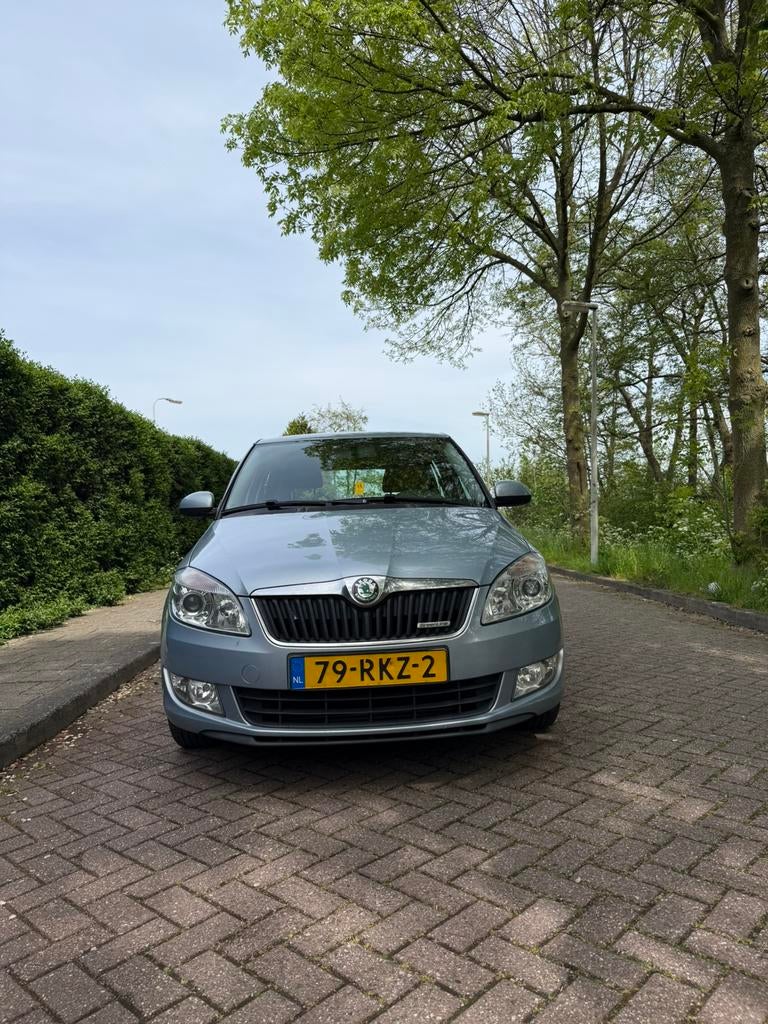 Skoda Fabia 1.2 TDI Combi N.A.P. 2e EIG DEALERONDERHOUDEN, Auto's, Voorwielaandrijving, 450 kg, 1199 cc, Blauw