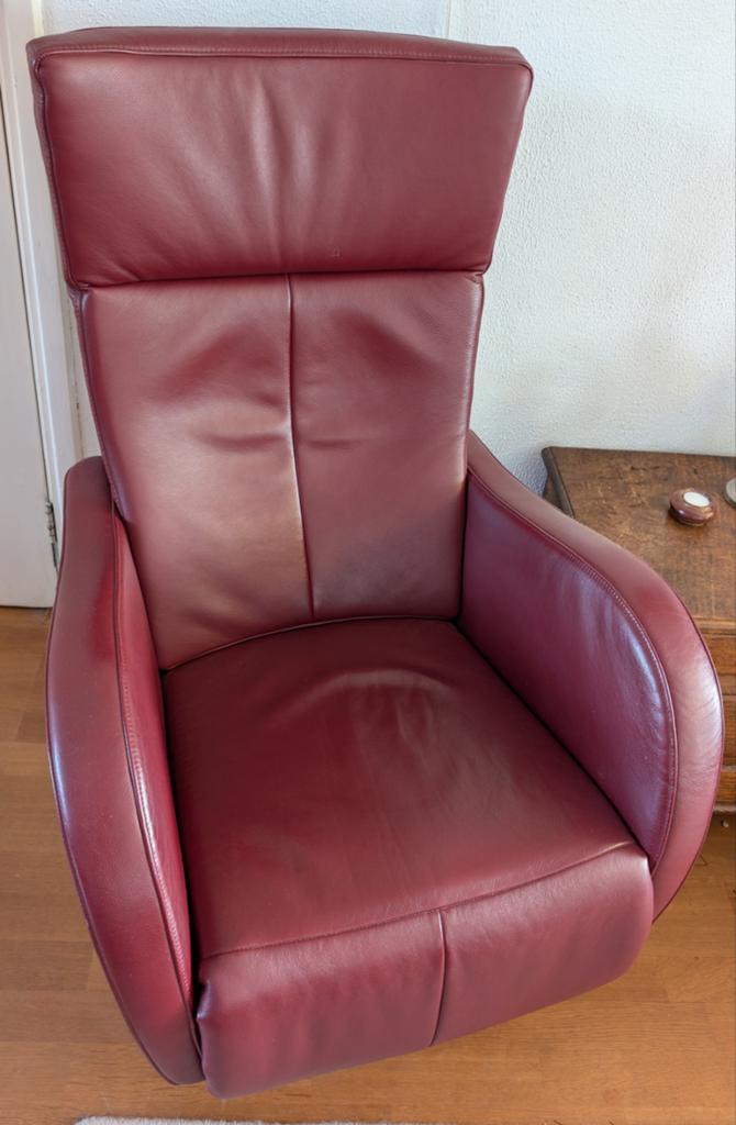 Leren bordeaux rode relax fauteuil in goede staat., Huis en Inrichting, Fauteuils, Ophalen, Zo goed als nieuw, 50 tot 75 cm, Leer