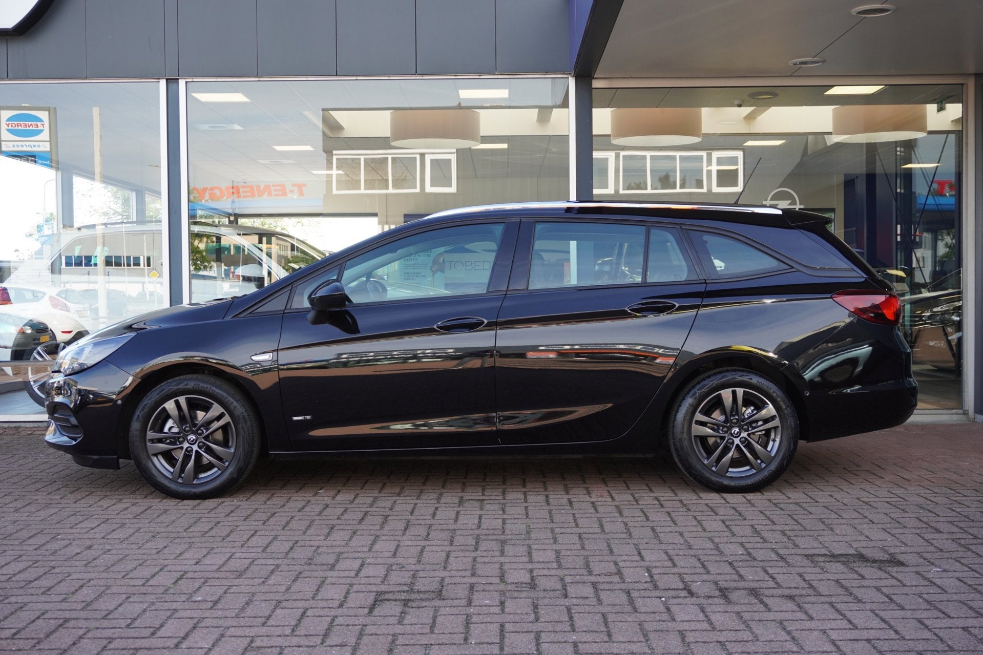 Opel Astra Sports Tourer 1.2 Design & Tech | 82.000KM | 2022, Euro 6, 1199 cc, Leder en Stof, Zwart