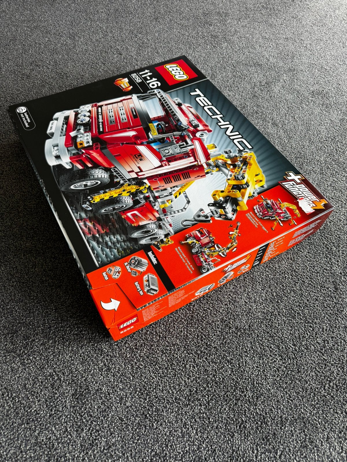 Foto 5 van Lego Technic 8258 Nieuw in gesealde doos