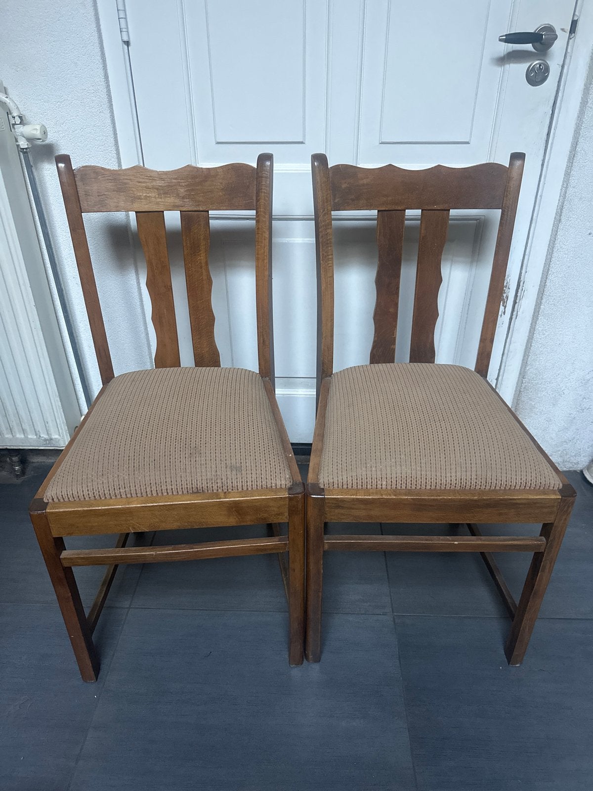Set van 2 antieke houten stoelen met gestoffeerde zitting, Antiek en Kunst, Ophalen