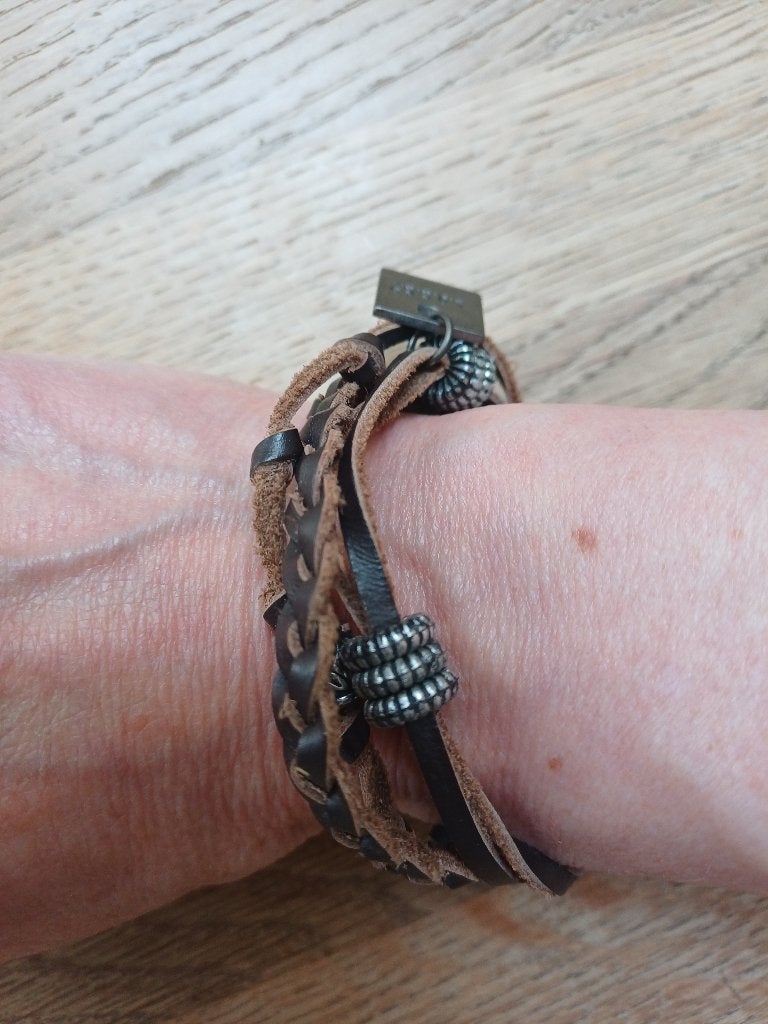Als NIEUW: H&M LOGG stoer BRUIN LEREN armbandje - 20 cm, Bruin, Leer, Ophalen of Verzenden, Zo goed als nieuw