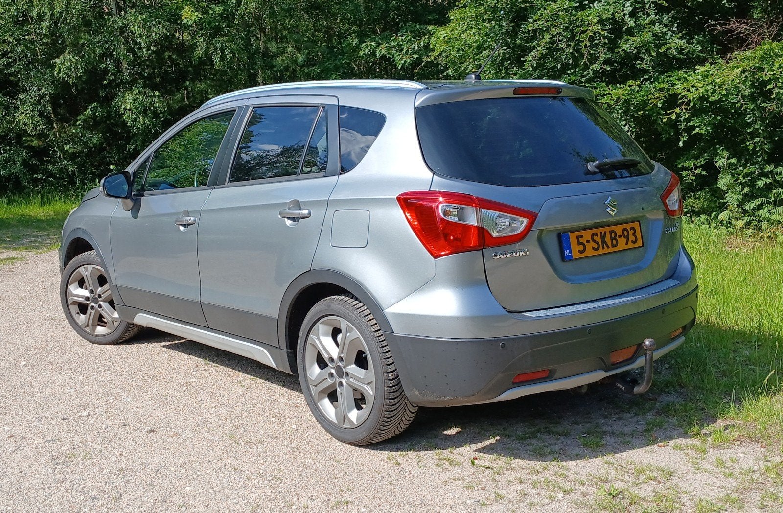 Suzuki S-Cross 1.6 88KW 2013 Grijs, Auto's, Voorwielaandrijving, Stof, Zwart, 4 cilinders