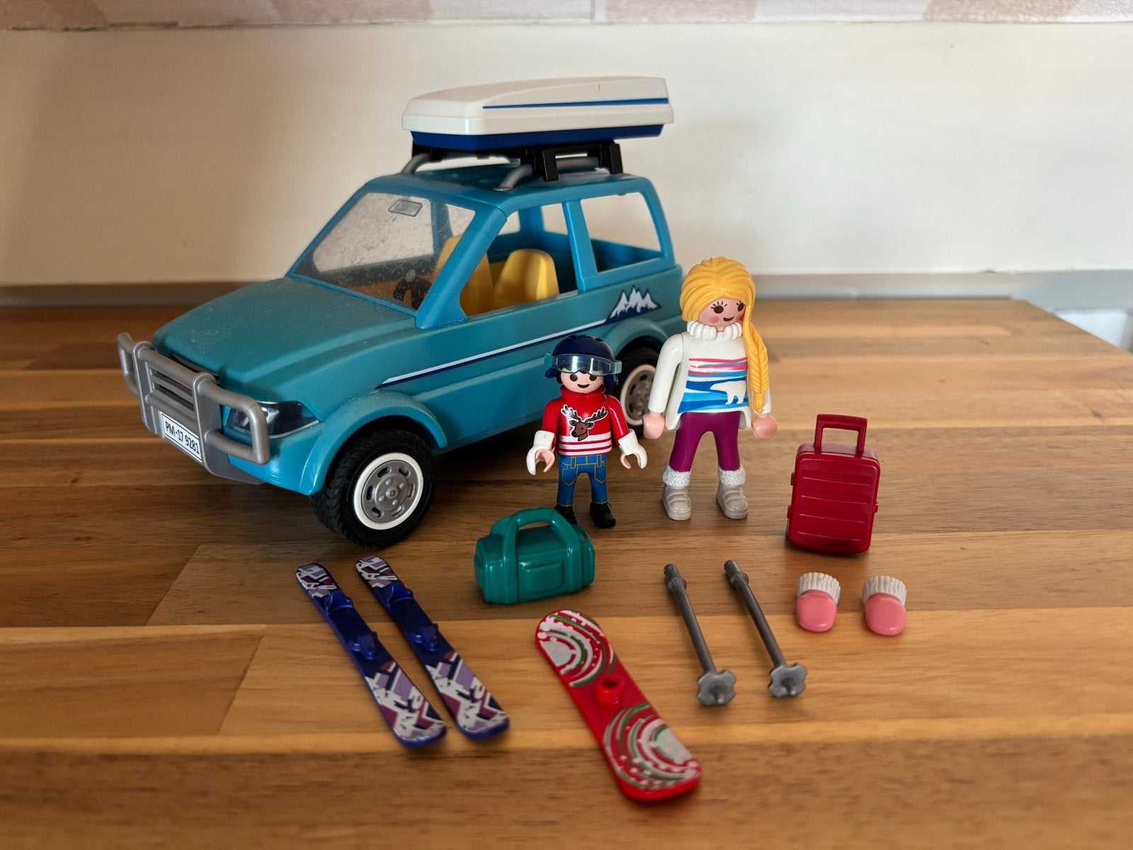 Playmobil 9281 Wintersporter SUV met dakkoffer en figuren, Complete set, Voertuig, Zo goed als nieuw, Family fun