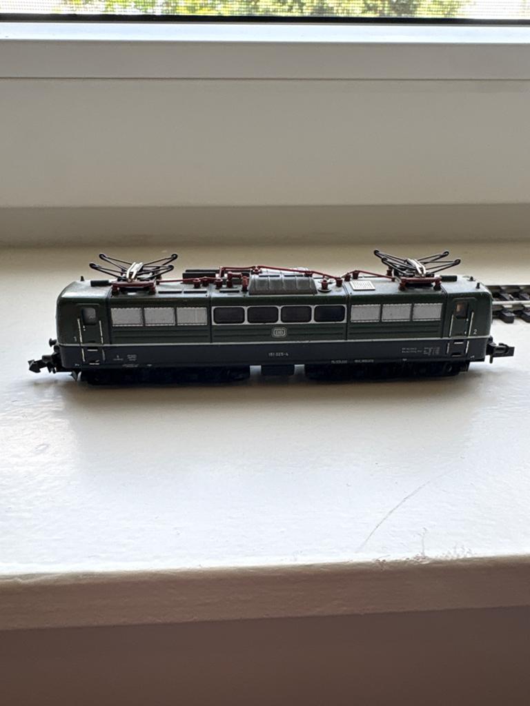 Minitrix Br 151 025-4 N spoor, Hobby en Vrije tijd, Modeltreinen | N-Spoor, Arnold, Wisselstroom, Gebruikt, Locomotief