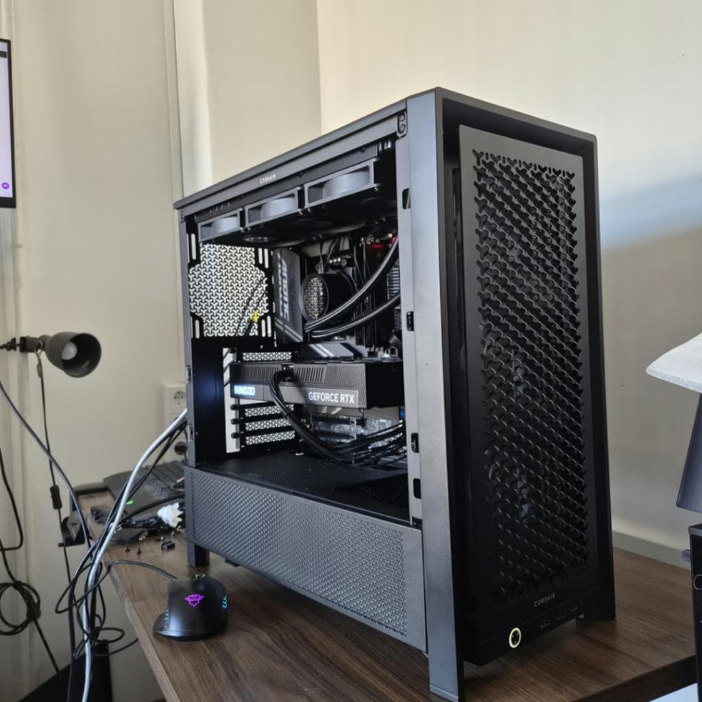 Gaming PC // RTX 5080 & AMD 7 9800X3D, 7604 HM, 32 GB, DTGParts.Business@gmail.com, Zelf gebouwde pc