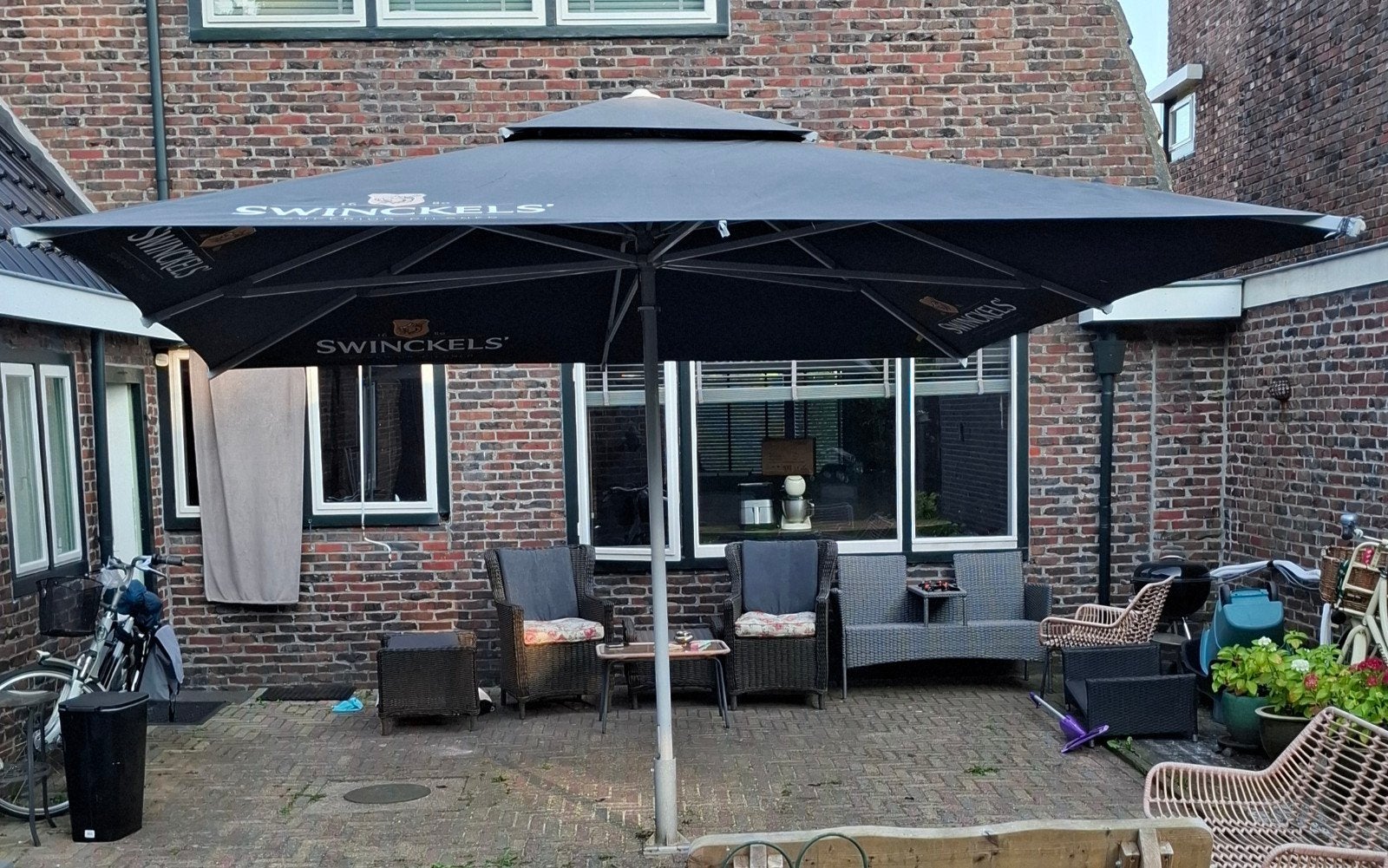 Swinckels (Bavaria) horeca / stok parasol 300 x 400 x 400 cm, Ophalen, Gebruikt, Waterdicht, Stokparasol