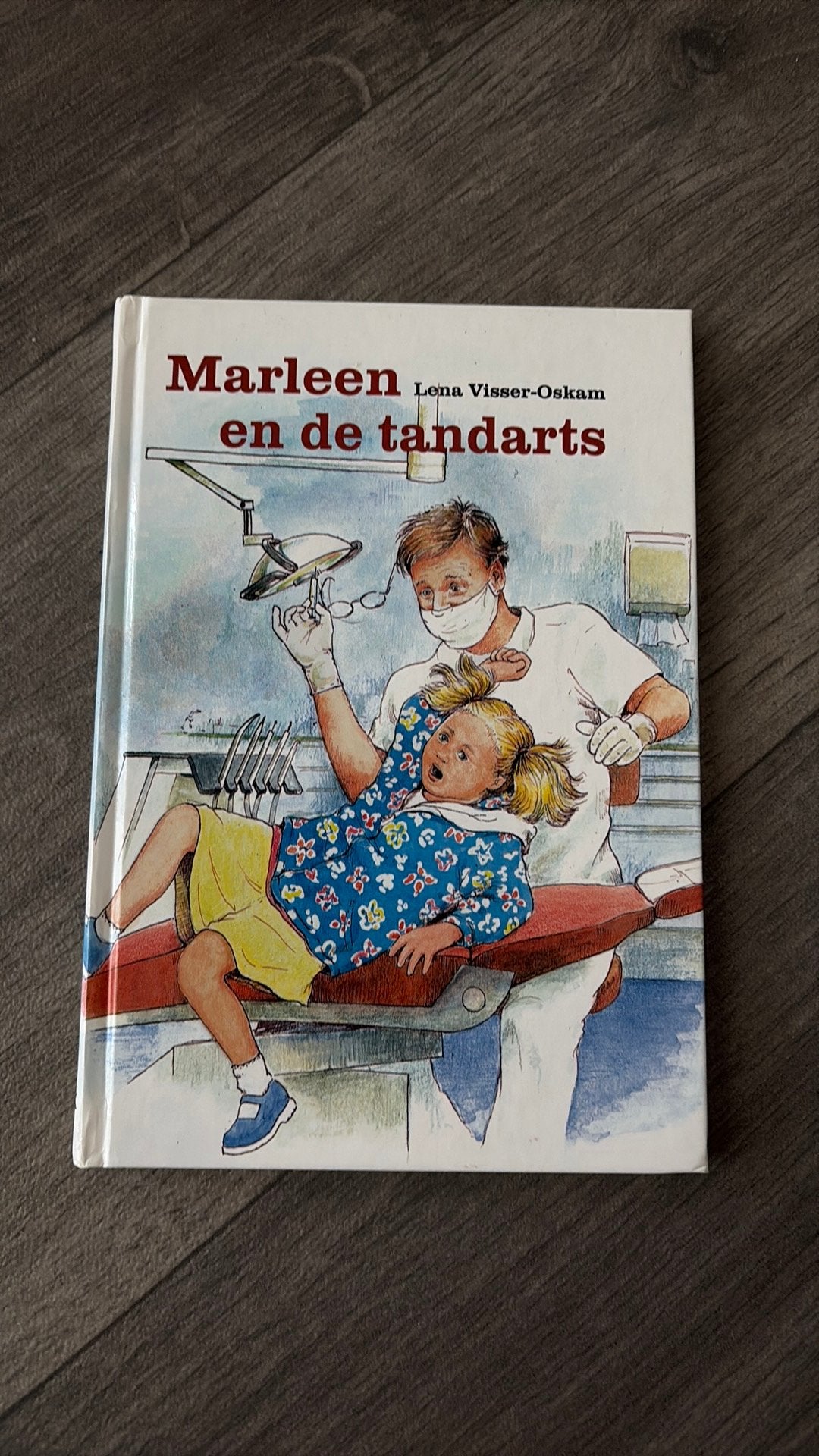 Marleen en de tandarts - Lena Visser-Oskam, Boeken, Ophalen of Verzenden, Zo goed als nieuw, Fictie algemeen