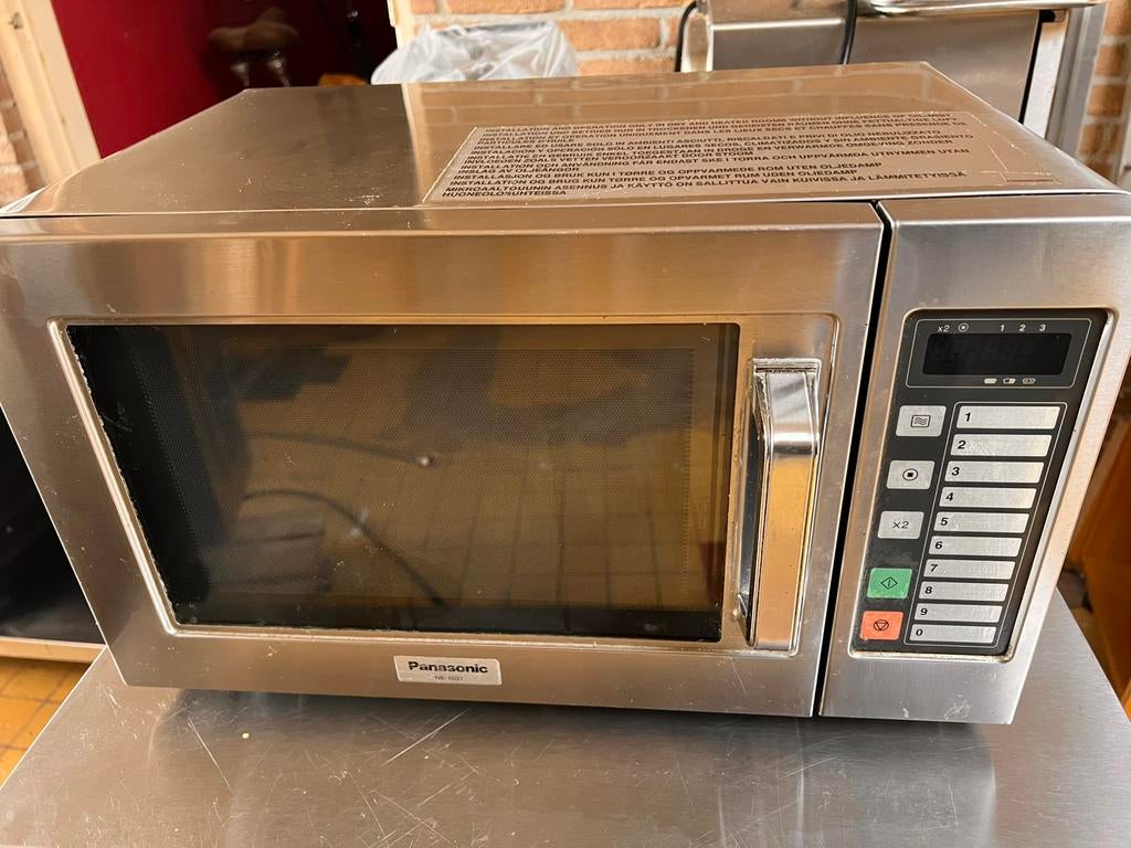 Horeca Magnetron Panasonic NE-1037, Ophalen, Zo goed als nieuw