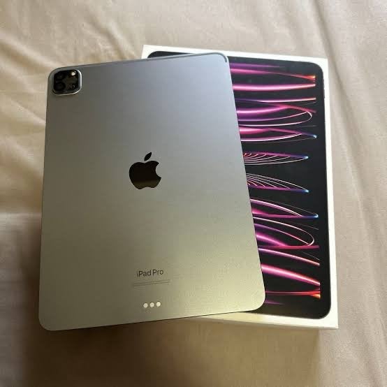 Apple iPad Pro (2020) 11 inch 128GB Wi-Fi Spacegrijs, Computers en Software, Apple iPads, Ophalen, 11 inch, Zo goed als nieuw
