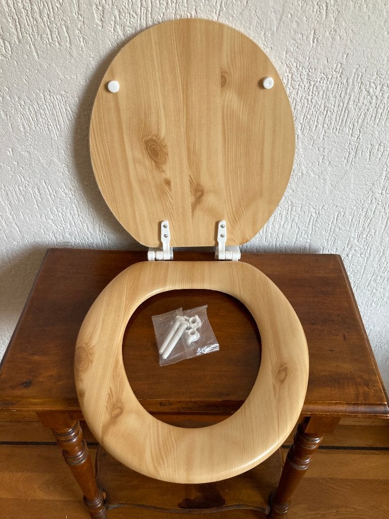 2 nieuwe houtlook grenen grenenhout houten toiletbrillen, Doe-het-zelf en Verbouw, Sanitair, Ophalen of Verzenden, Nieuw, Rvs