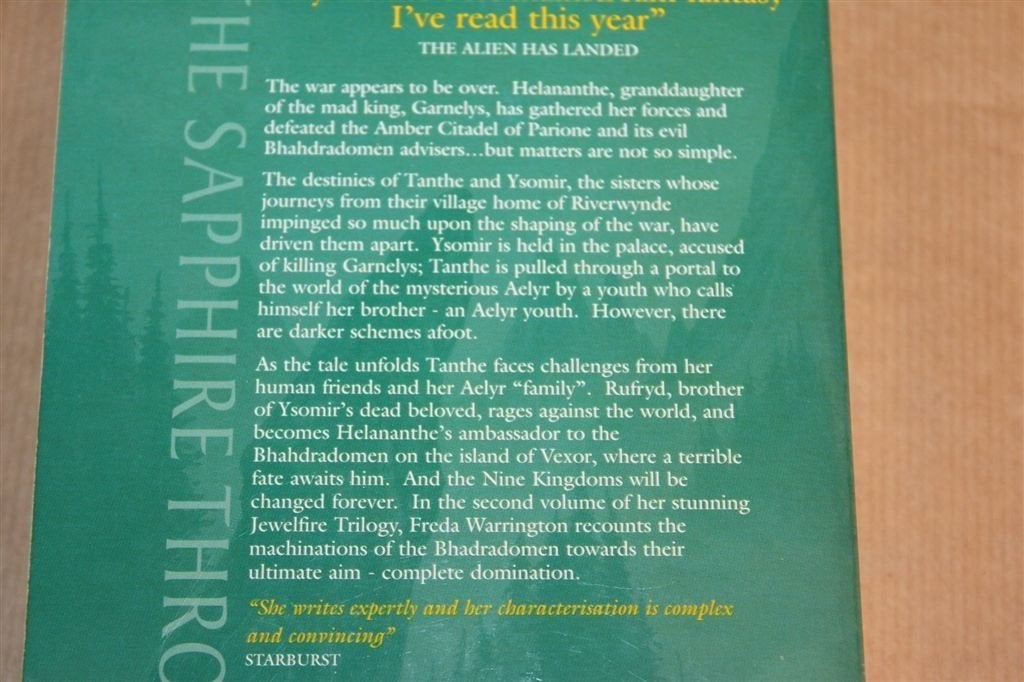 The Sapphire Throne — Jewelfire Trilogie Boek 2, Ophalen of Verzenden, Gelezen