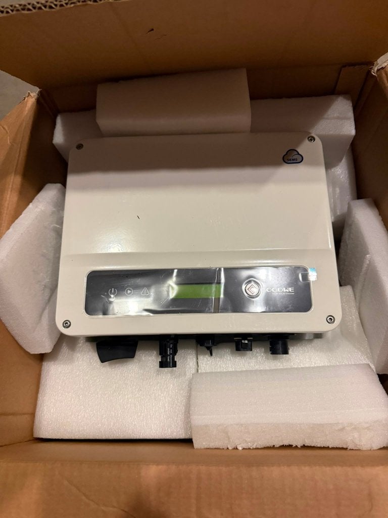 GW2500-XS goodwe omvormer, Ophalen, Gebruikt, Info@opruimdeals.nl, Nijverheidscentrum 44