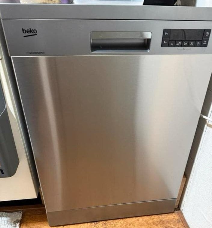 Beko vaatwasser - Zo goed als nieuw, op te halen in septembe, Witgoed en Apparatuur, Vaatwasmachines, 60 cm of meer, Ophalen of Verzenden