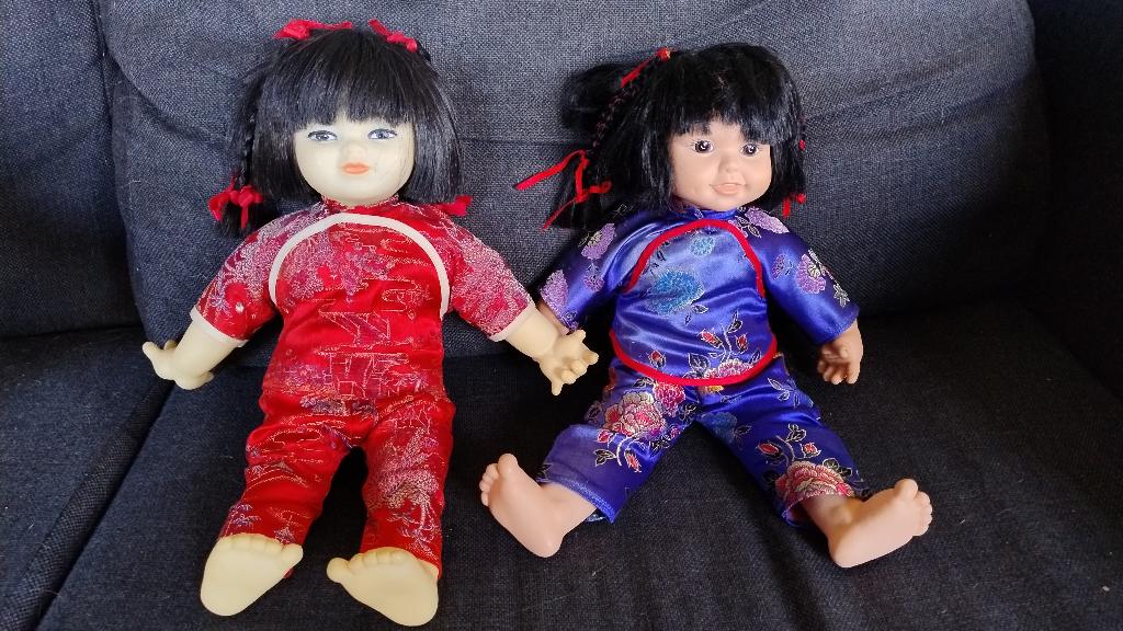 2 grote vintage China Doll meisjespoppen 37cm uit 1996, Ophalen of Verzenden, Gebruikt, Pop