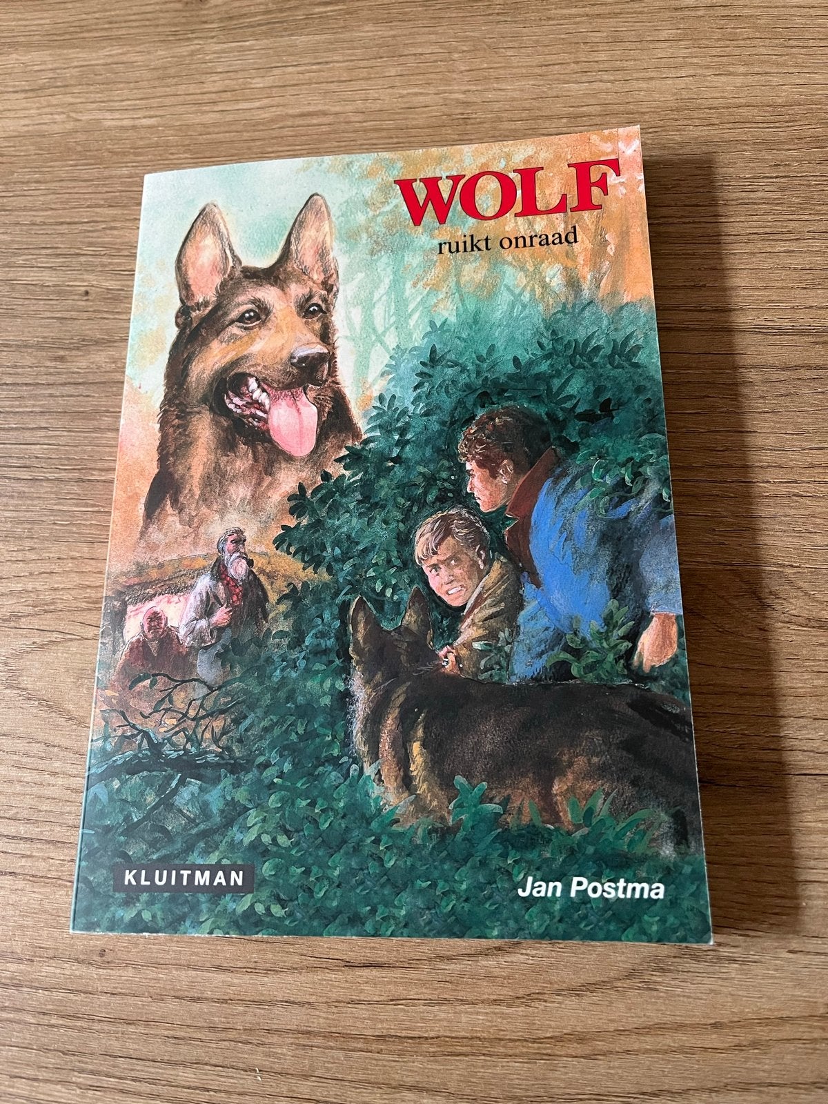 Wolf ruikt onraad - Jan Postma (Kluiman), Boeken, Ophalen, Zo goed als nieuw, Fictie algemeen