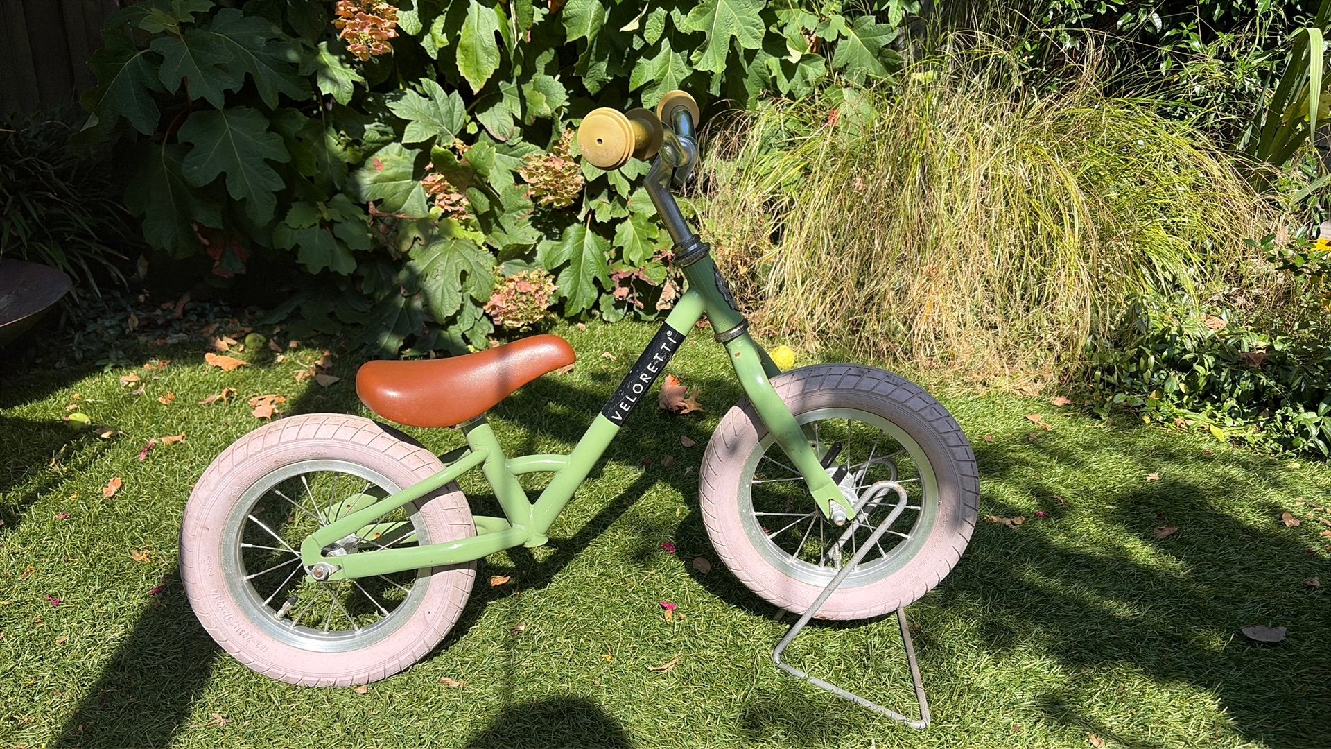 Veloretti loopfiets groen + standaard, Ophalen, Gebruikt, Minder dan 16 inch