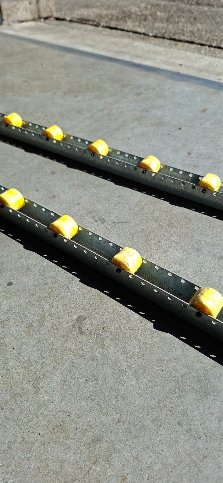 Rollenrails 2x 2m gebruikt, Ophalen of Verzenden