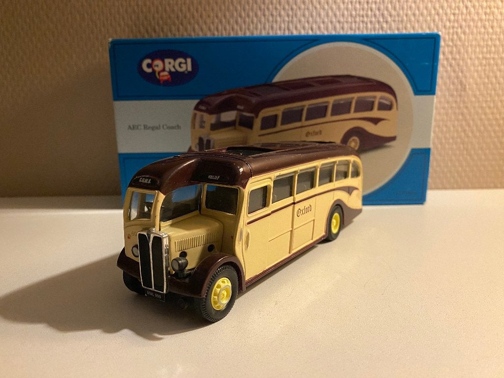 Corgi - AEC Regal Coach Oxford, Hobby en Vrije tijd, Modelauto's | 1:50, Ophalen of Verzenden, Nieuw, Bus of Vrachtwagen, Corgi