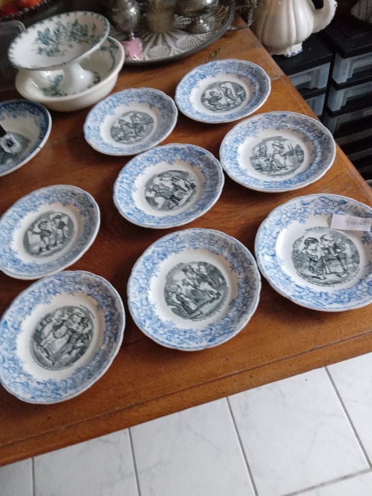 Setje van 8 Franse bordjes met elk ander motief, Ophalen of Verzenden