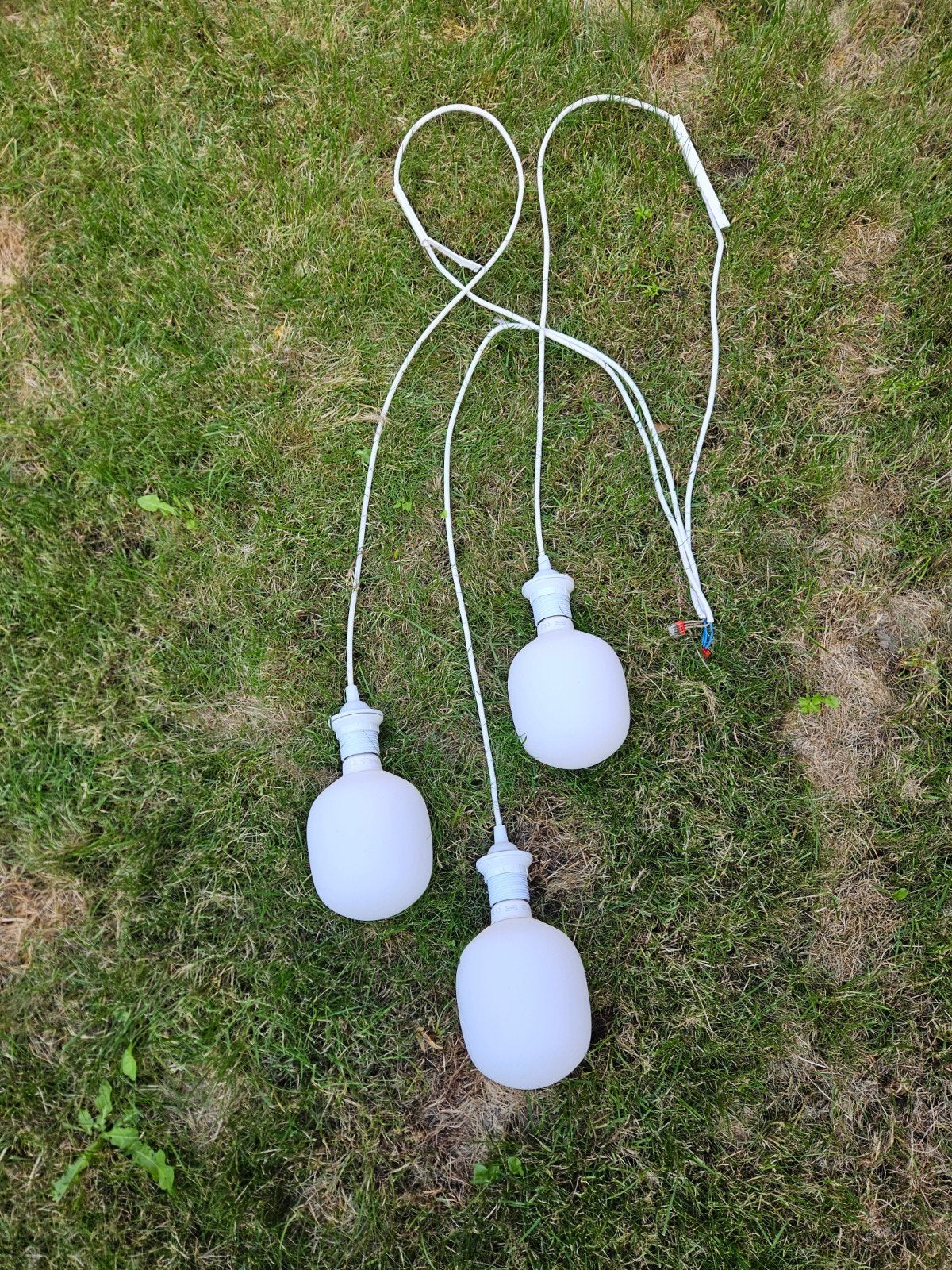 IKEA Hemma 3-lichts snoerstel met opalen lampen E27, Ophalen, Gebruikt, E27 (groot), Glas
