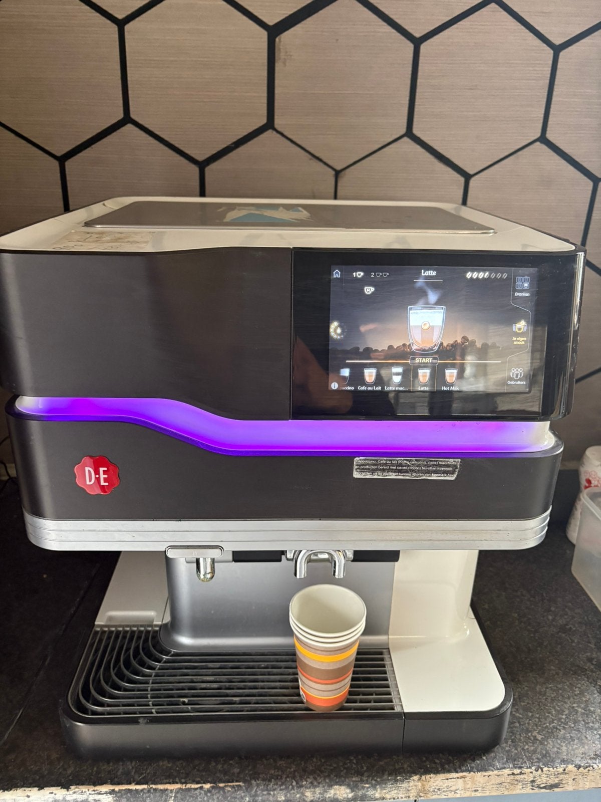 Douwe Egberts Promesso Koffiemachine | Type PRMSS-001, 10 kopjes of meer, Ophalen, Zo goed als nieuw, Koffiemachine