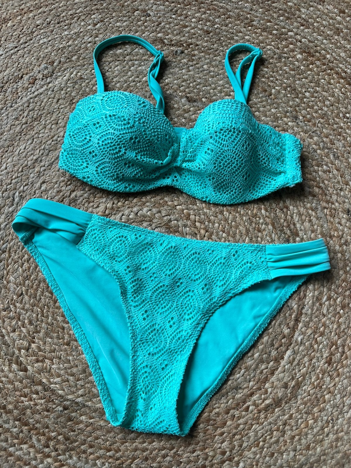 Turquoise twist bikini met print - tweedeling - maat 36, Ophalen of Verzenden, Gedragen, Blauw, Bikini