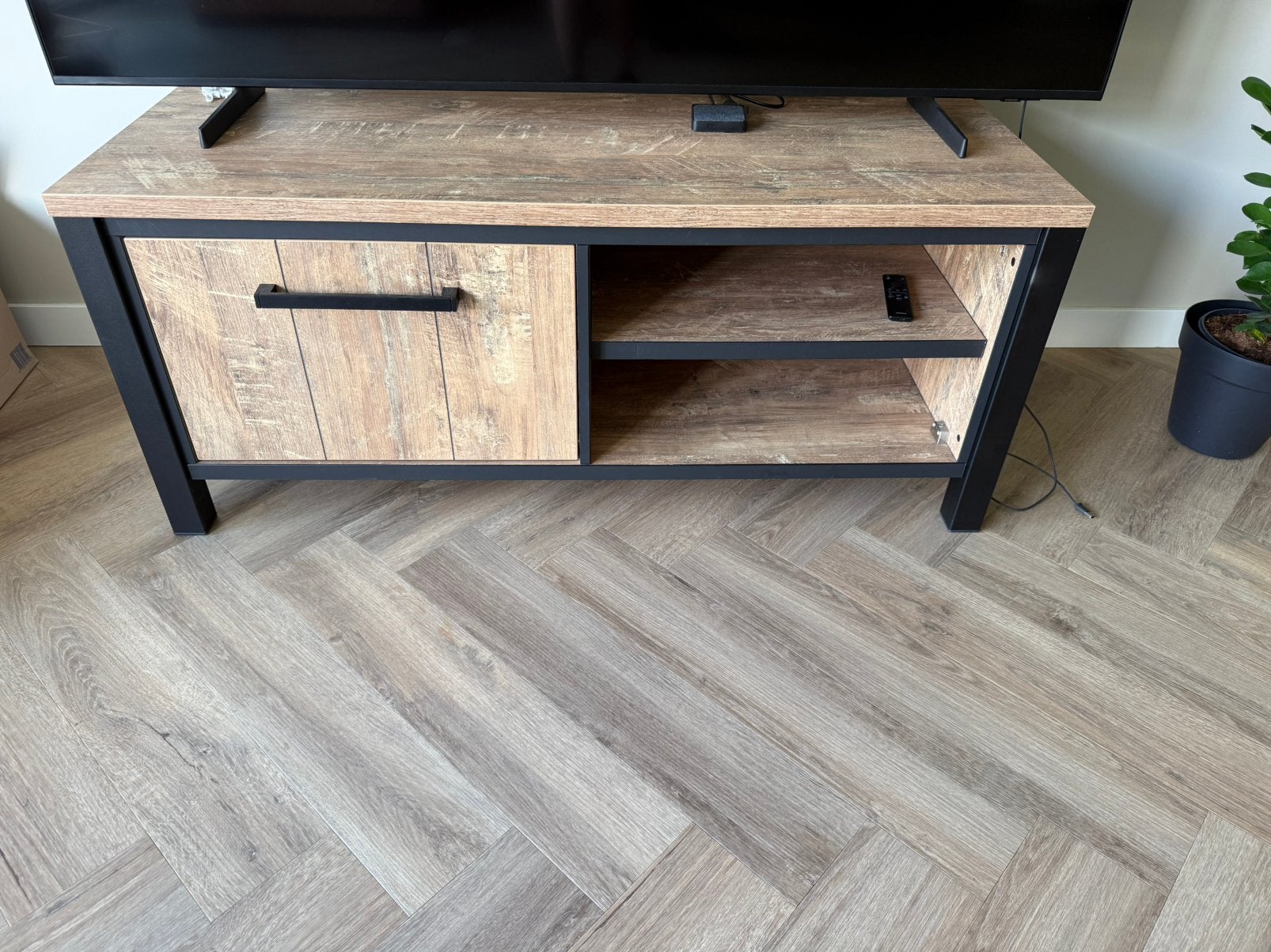 Industrieel TV-meubel Oriental serie, Ophalen, 100 tot 150 cm, Zo goed als nieuw, Minder dan 100 cm