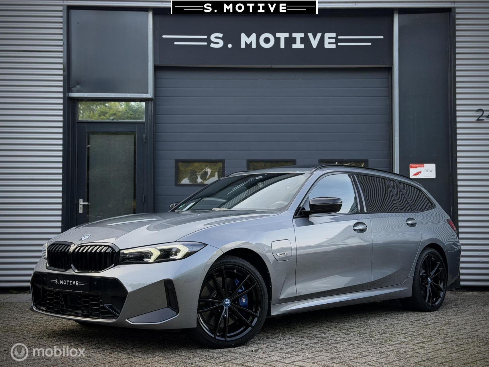 BMW 3-serie Touring 320e xDrive M-Sport, trekhaak, Pano, BTW, Gebruikt, Zwart, 4 cilinders, Vierwielaandrijving