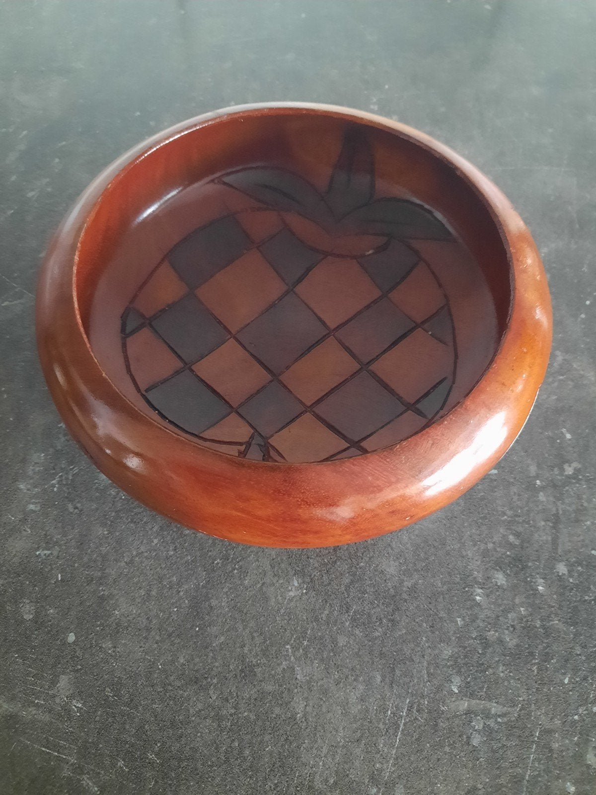 Houten gesneden schaal met ananas motief diameter 16,5 cm, Ophalen of Verzenden