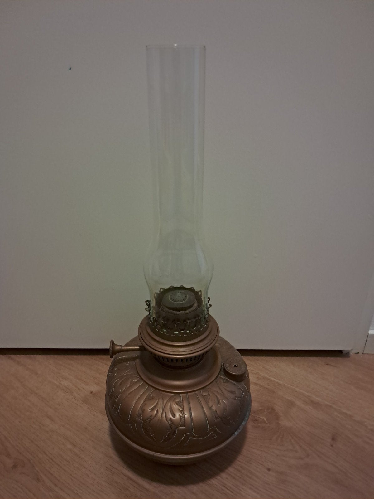 Antieke koperen olielamp met glas, brevetee l&b 1883, Ophalen of Verzenden