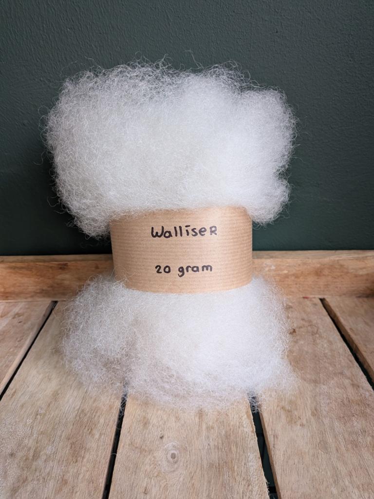 Gekaard walliser wol, Ophalen of Verzenden, Nieuw