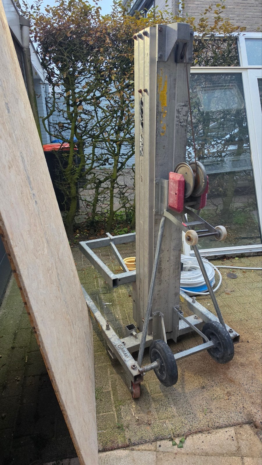 Compacte bouwlift - Ideaal voor kleine klussen, Ophalen of Verzenden, Gebruikt, Bouwlift