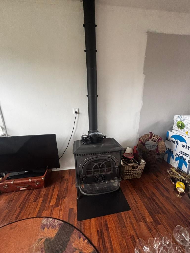 Houtkachel Jotul8 te koop aangeboden, Huis en Inrichting, Kachels, Ophalen, Zo goed als nieuw, Hout, Houtkachel