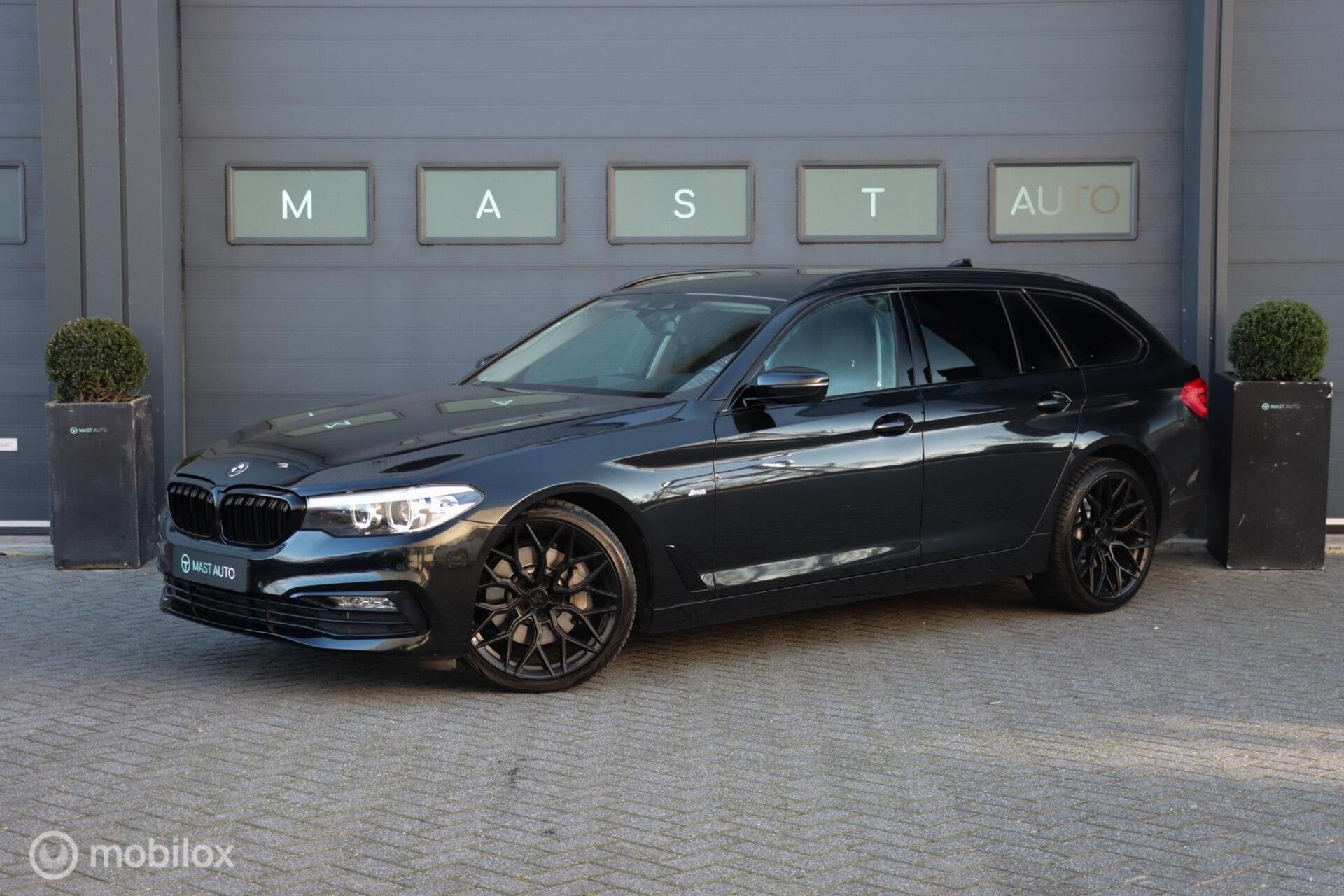 BMW 5-serie Touring 530i|Dealer|Carplay|PDC|Stoelverwarming|, Auto's, Automaat, 1998 cc, Achterwielaandrijving, Gebruikt