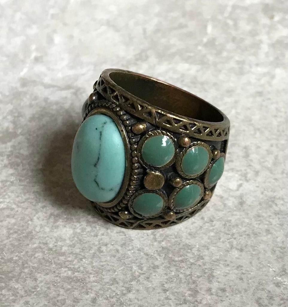 Messing vintage ring met blauwgroene stenen, Ophalen of Verzenden, Zo goed als nieuw, 17 tot 18, Dame