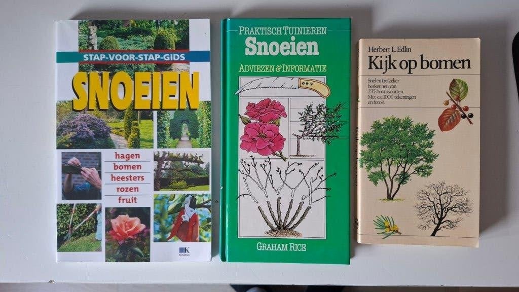 Set van 3 Tuinboeken – Snoeien & Bomen Herkennen, Boeken, Gelezen, Diverse auteurs, Ophalen of Verzenden, Tuinieren en Tuinplanten
