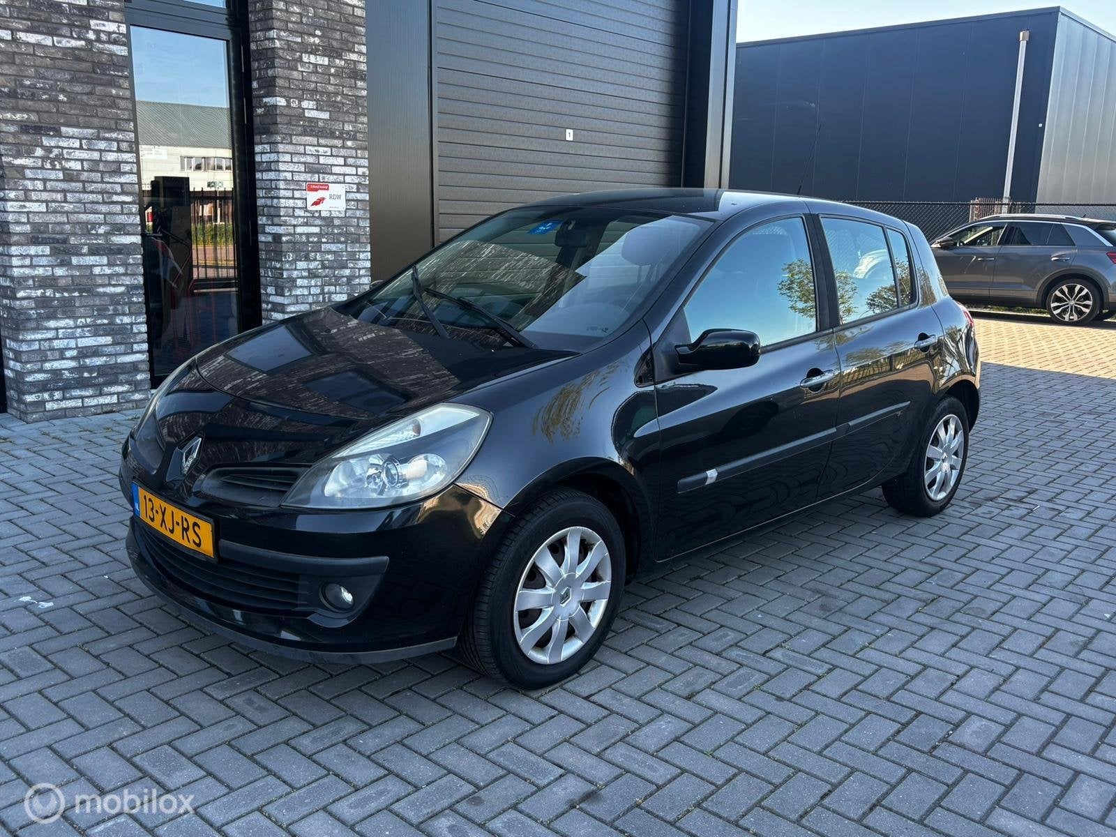 Renault Clio 1.6-16V Versnellingsbak Kapot Nieuwe erbij, Auto's, Renault, Voorwielaandrijving, Gebruikt, 4 cilinders, Elektrische ramen