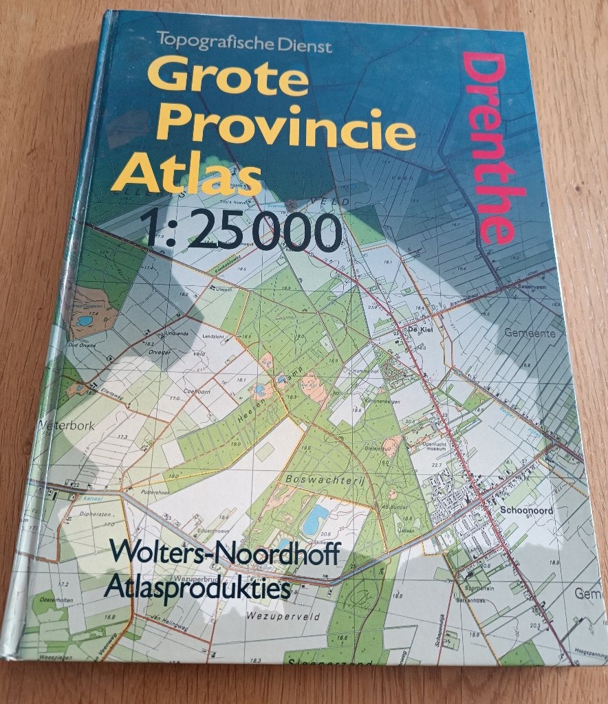 Grote provincie atlas Drenthe Wolters-Noordhoff, Boeken, Overige atlassen, 2000 tot heden, Ophalen of Verzenden, Zo goed als nieuw