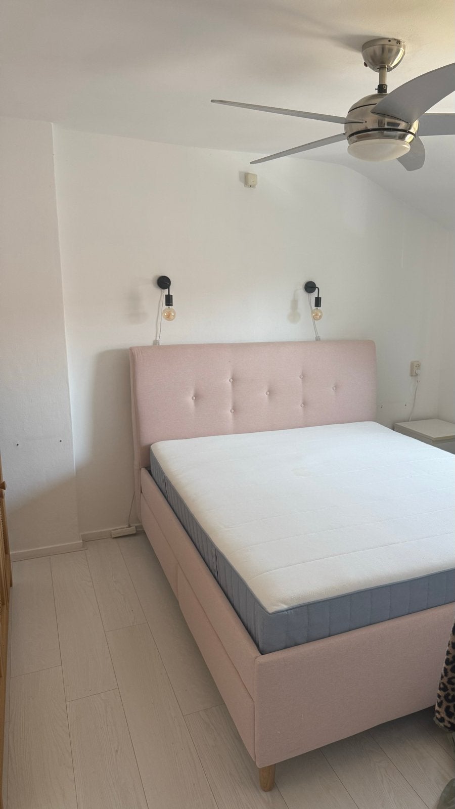 Roze tweepersoonsbed + matras met opbergruimte, Ophalen, Gebruikt, Overige kleuren, Tweepersoons