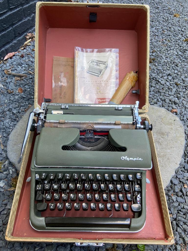 Vintage typemachine Olympia, Ophalen, Huis en Inrichting