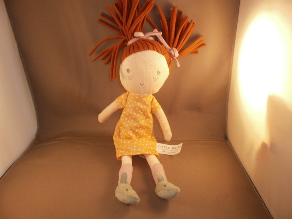 little Dutch pop Sophia 35 cm gele jurk met witte stippen en, Overige karakters, Little Dutch, Overige typen, Nieuw
