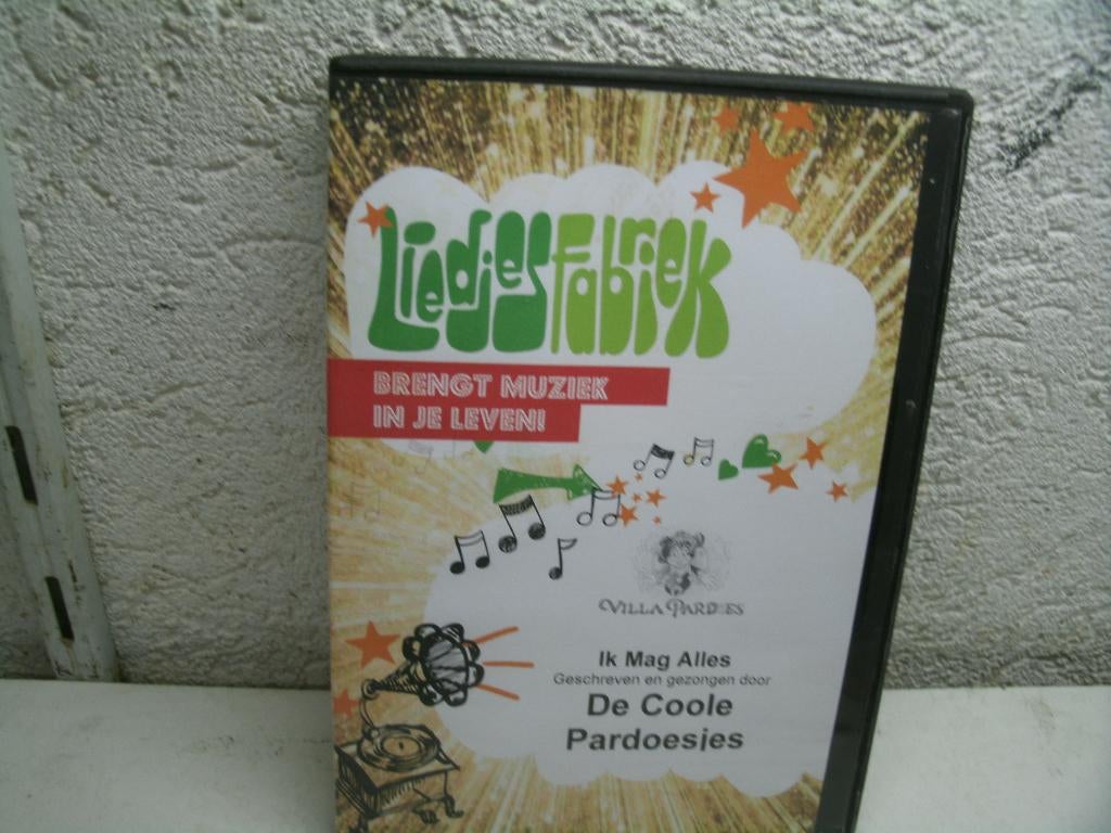 dvd 260k liedjes fabriek de coole pardoesjes, Alle leeftijden, Ophalen of Verzenden, Zo goed als nieuw