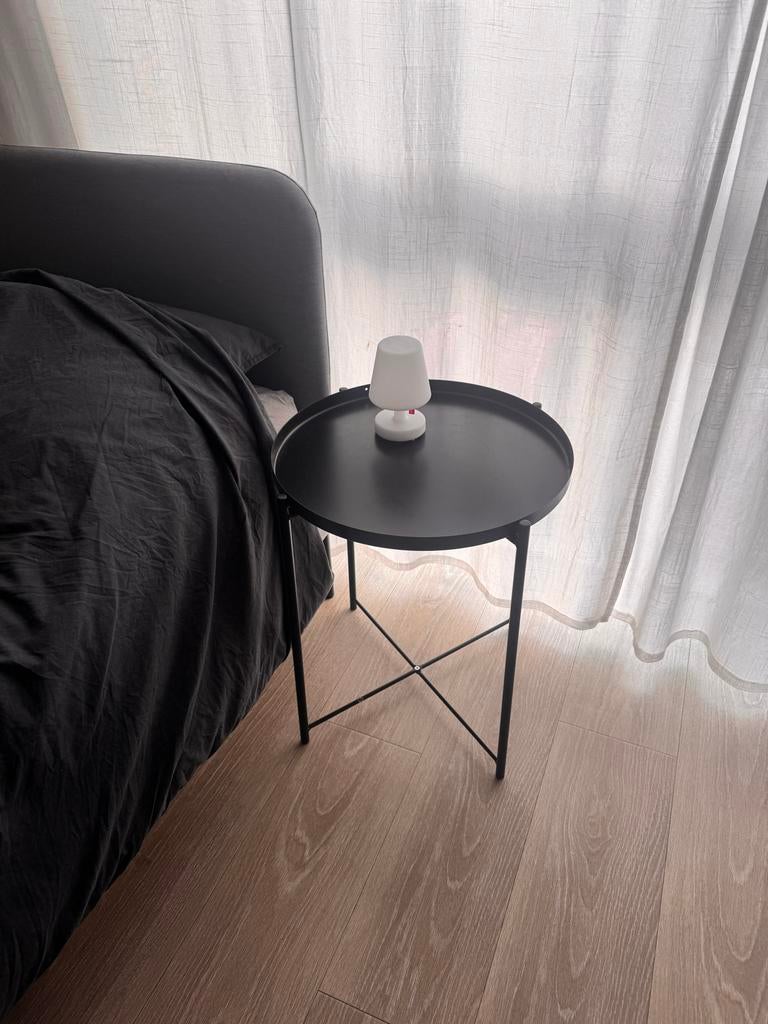 Ikea Gladom bijzettafel - Zwart, Minder dan 55 cm, Metaal of Aluminium, Rond, Zo goed als nieuw