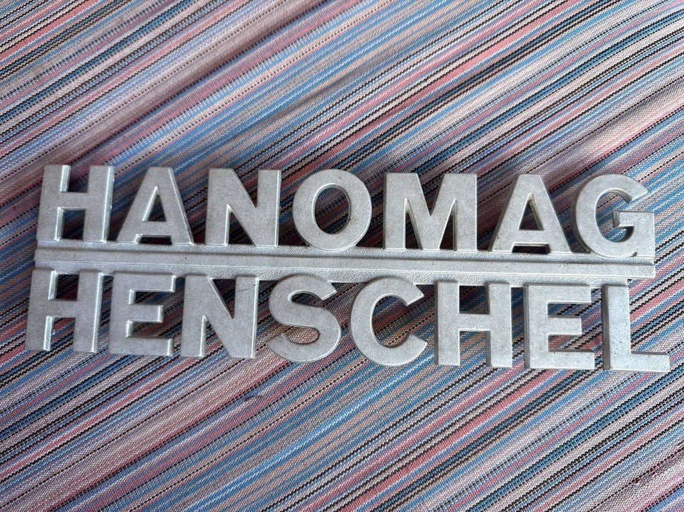 Hanomag Henschel embleem/logo, Ophalen of Verzenden