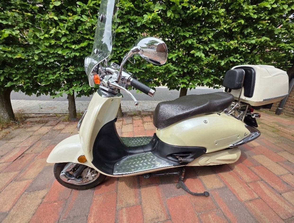 Ebretti 518 elektrische scooter met topkoffer en lader, Fietsen en Brommers, Ophalen, Gebruikt, Elektrisch, Overige merken