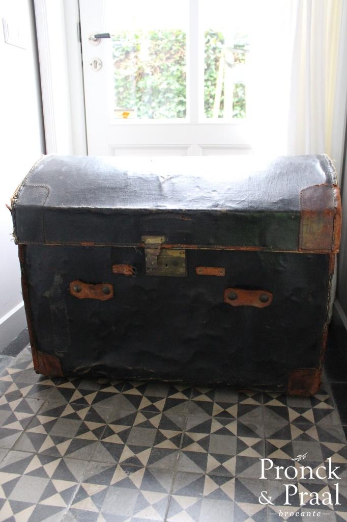 Oude brocante sleetse zwarte hut koffer DD *Pronck & Praal*, Ophalen