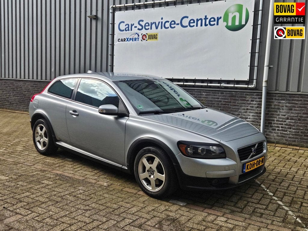 Volvo C30 2.4i Momentum AUTOMAAT! youngtimer, Stof, Gebruikt, 700 kg, 4 stoelen