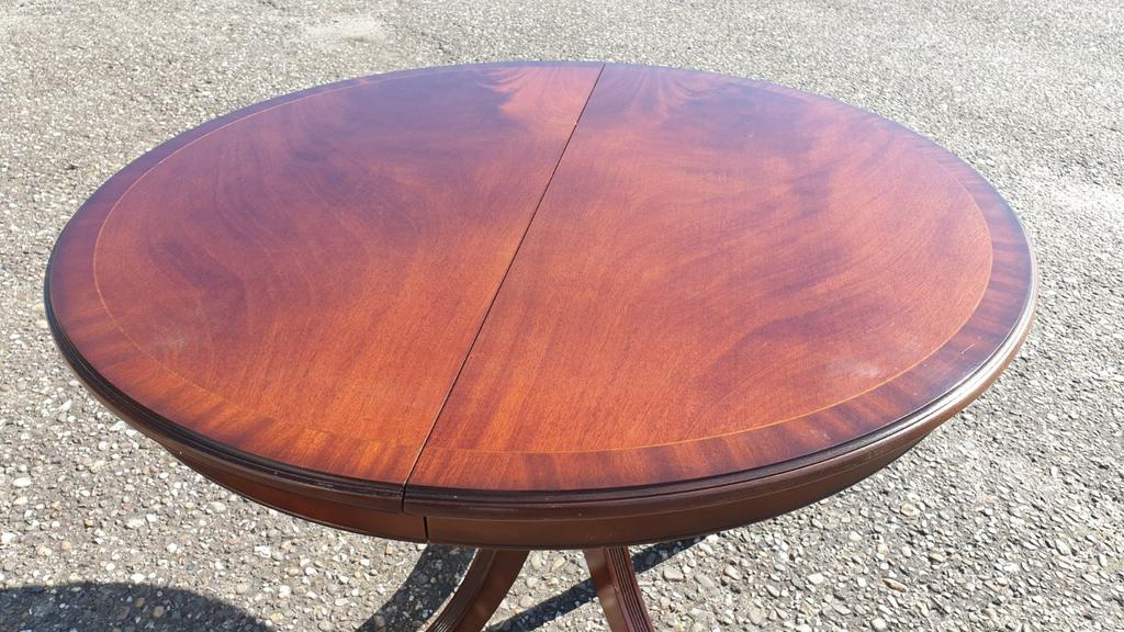 Mahonie ronde eettafel, Ophalen