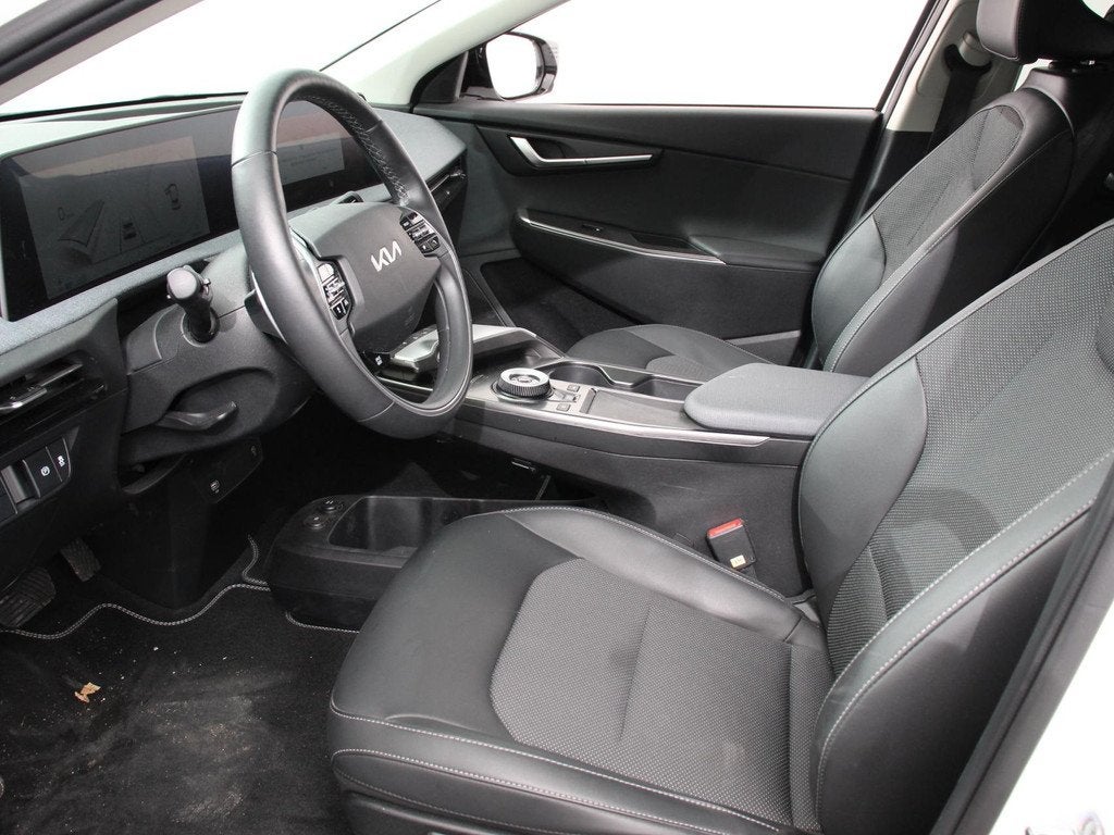 Kia EV6 Light Edition Automaat 58 kWh Navigatie Apple Carpla, Auto's, Kia, Automaat, Gebruikt, 750 kg, Leder en Stof